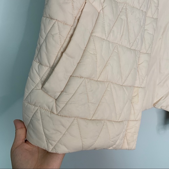 Eileen Fisher Cream Lightweight Quilted Puffer Vest - Picture 5 of 9